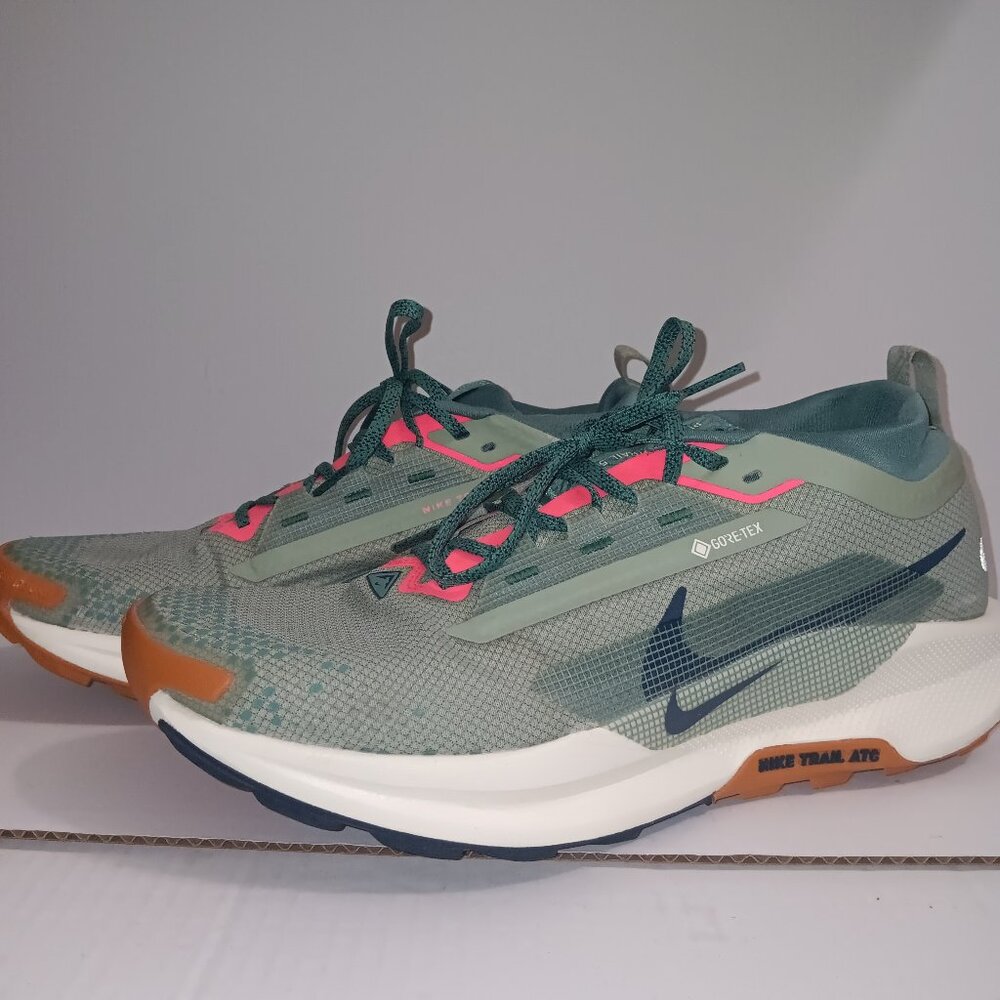 NIKE PEGASUS TRAIL 5 GTX GORE-TEX SNEAKERS
